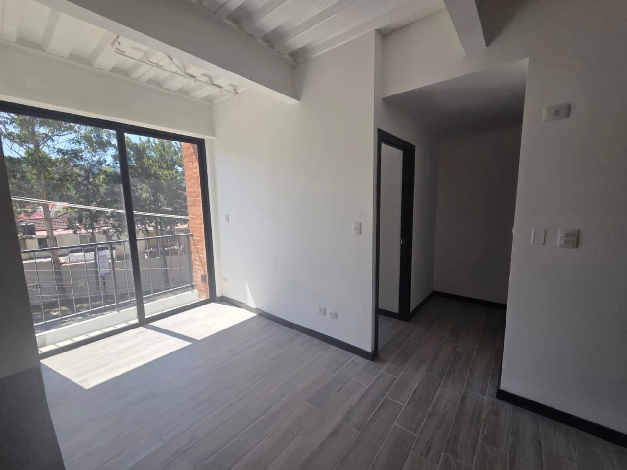 Apartamento 2 dormitorios zona 16 — foto 2 de 15