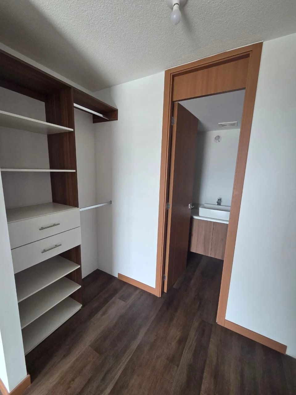 Apartamento 2 dormitorios en zona 11 — foto 7 de 16