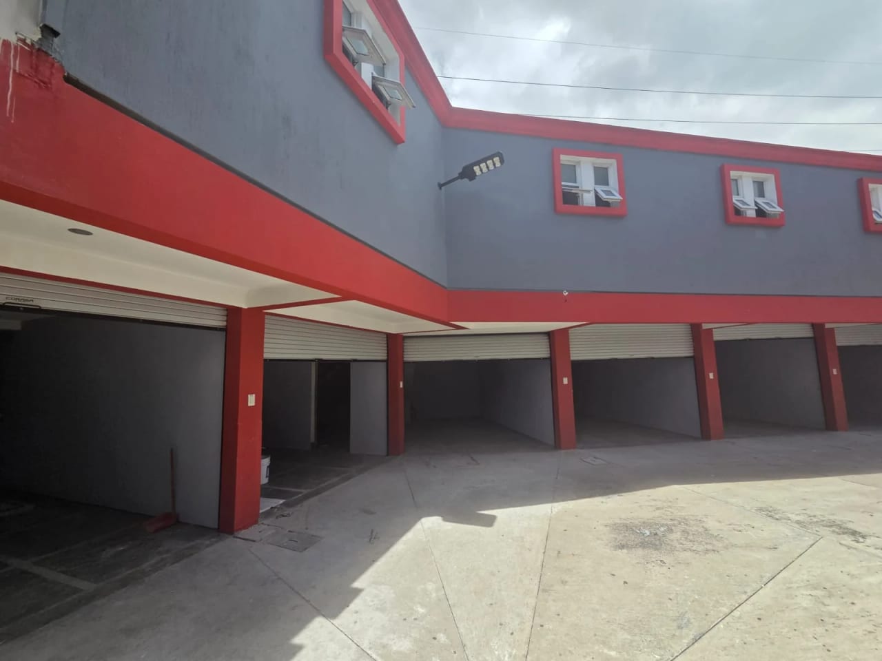 Ofi bidegas sobre la Roosevelt zona 7 — foto 1 de 3